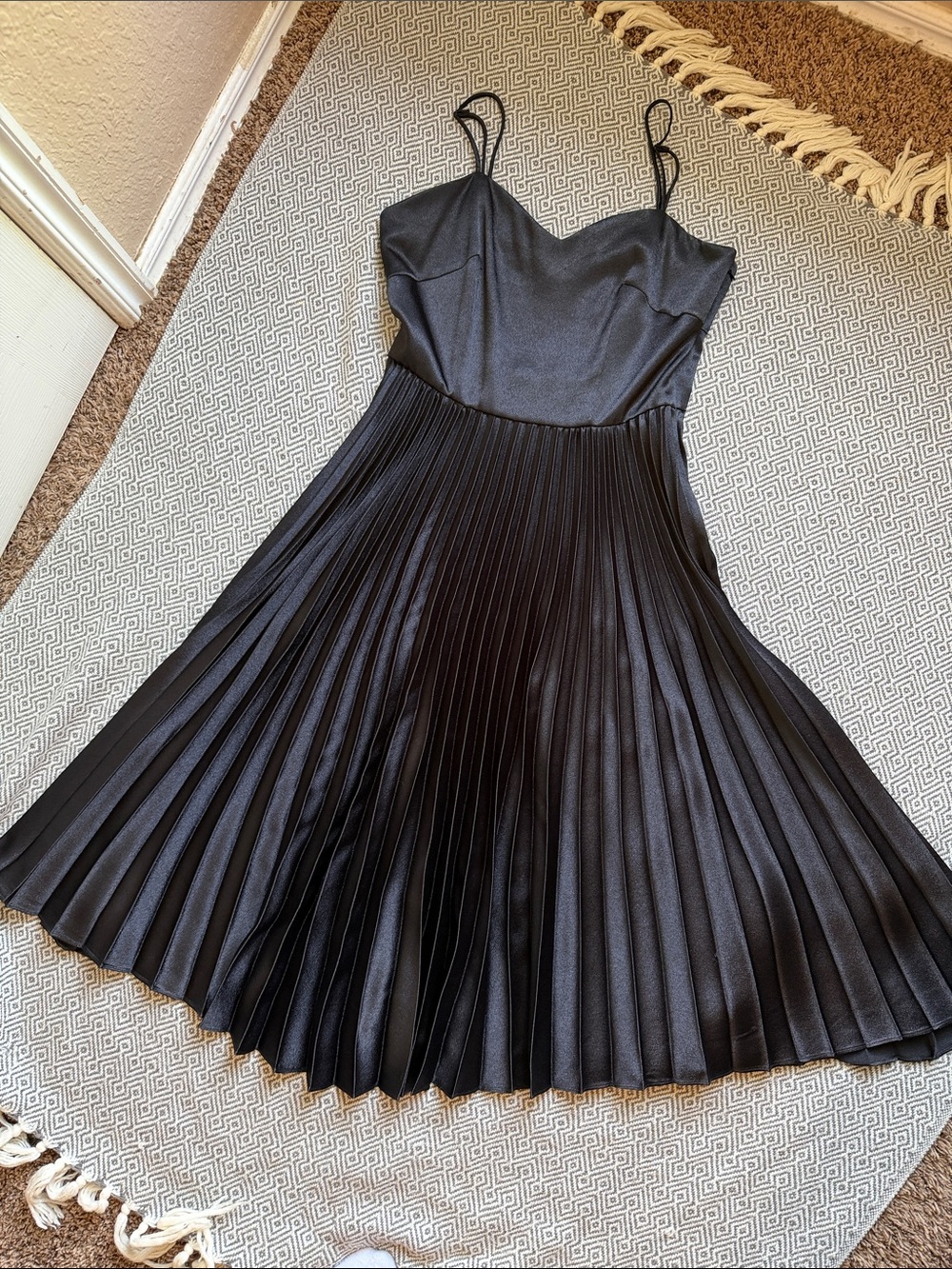 Gianni Bini Elegant Black accordion Dress with adjustable Spaghetti Straps